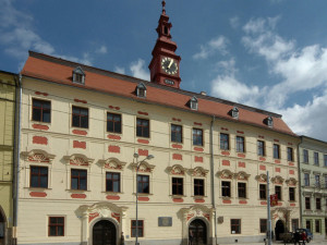 Před 160 lety vznikl Sokol. Jihlavská radnice se večer zahalí do červenobílé barvy