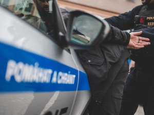 Nebezpečný muž z Jihlavska skončil ve vězení. V autě, kterým dvakrát ujížděl policii, vezl drogy a pistoli