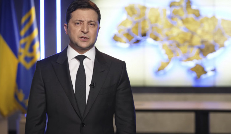 Ukrajina podle prezidenta Zelenského zůstala v boji proti ruské armádě sama