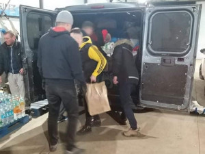 Materiální pomoc z Jihlavy dorazila v noci na hranice. Děkujeme moc za celý ukrajinská národ, říká organizátor sbírky