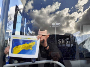 Firmy na Vysočině nabízí ukrajinským pracovníkům pomoc s přesunem rodin do ČR. Jde třeba o řidiče či stavebníky