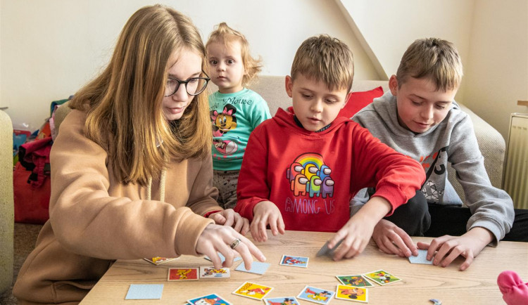 Děti z Ukrajiny, které našly azyl v penzionu na Husově ulici v Jihlavě