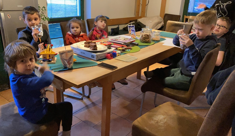 První den v brtnické improvizované školce