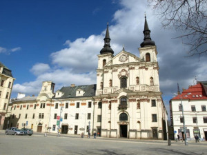 Kostel sv. Ignáce na náměstí v Jihlavě čeká oprava střechy a fasády. Cena? 24 milionů korun