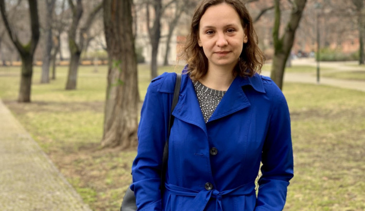 Pořád si pamatuju ten sladký pach mrtvých ruských vojáků, říká reportérka Darja Stomatová