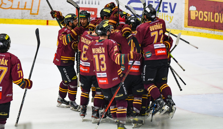 Drama se šťastným koncem. Dukla dva kroky od prvoligového finále, Sokolov porazila i podruhé