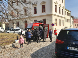 Jihlavská Charita pomohla už pětistovce uprchlíků z Ukrajiny. Nyní shání dětské přesnídávky a půllitrové minerálky
