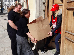 Předání pomoci pro uprchlíky