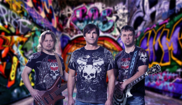 Češi zadarmo, cizinci za plné vstupné. Kapela Extra Band šokovala kontroverzním prohlášením