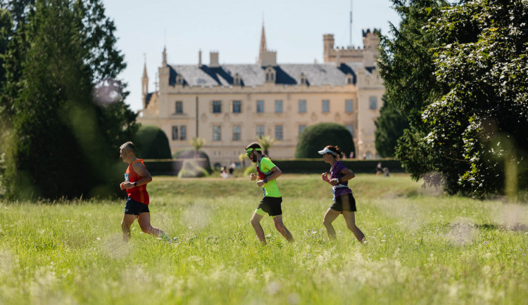 Nová sezóna Běhej lesy je za bukem a přináší hromadu novinek
