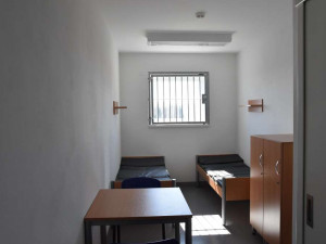 Větší komfort pro odsouzené. Věznice ve Světlé nad Sázavou otevírá novou ubytovnu podle evropských standardů