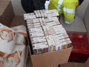 Celníci zastavili i řidiče, kteří vezli cigarety a alkohol bez všech potřebných náležitostí