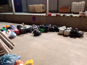 Louis Vuitton, Dior, Prada, Hugo Boss. Celníci ve Stříteži odhalili padělky luxusních značek za 8 milionů korun