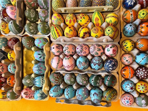 Bez malování by mě asi nebavil svět, říká pětasedmdesátiletá Helena, která už 20 let zdobí kraslice