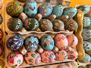 (NE)OBYČEJNÍ: Bez malování by mě asi nebavil svět, říká pětasedmdesátiletá Helena, která už 20 let zdobí kraslice