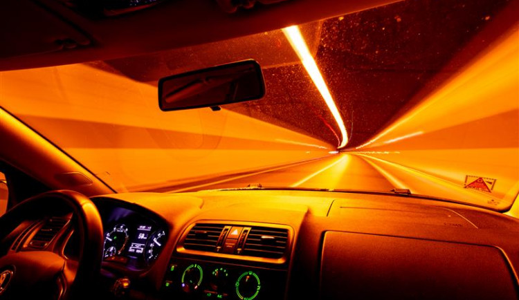 Uzavírka Jihlavského tunelu: Řidiče budou kontrolovat policejní hlídky. Mají vytipovaná čtyři hlavní stanoviště