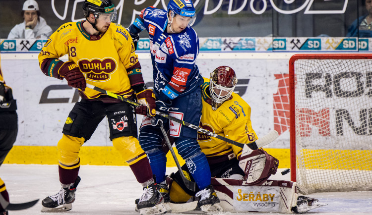 Baráž se dramatizuje. Dukla po strhujícím průběhu vyhrála 5:3 a na Kladno ztrácí už jen jeden zápas