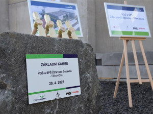 Lidé ve Žďáru budou sportovat v nové sportovní hale s lezeckou stěnou a zelenou střechou