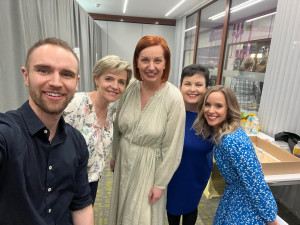 (Zleva) Václav, porotkyně Michaela Landová, Veronika, Zuzana a Lenka