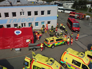 Střet osobáku s autobusem, 25 zraněných, jedno úmrtí. To je výsledek akce Horizont 2022, taktického cvičení IZS