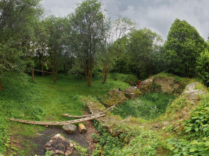 Tip na výlet: Tajemný hrad Ronovec s řadou pověstí. Třeba o generálovi ve zdobené rakvi s pokladem