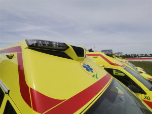 Sedmistupňová převodovka, rychlost až 190km/h. Prohlédněte si zblízka nové sanitky krajských záchranářů