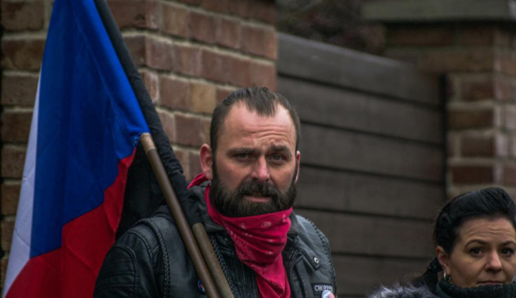 Trest za příspěvek na Facebooku. Aktivista z Vysočiny vyhrožoval Adamu Vojtěchovi kvůli vládním opatřením