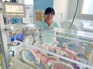 Lepší péče o nejmenší pacienty. Na dětské jipce v Nemocnici Jihlava je devět nových inkubátorů