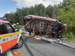 Tragická bilance odpolední nehody na dálnici. Střet osobního auta s dodávkou nepřežili dva lidé, další dva jsou těžce zranění