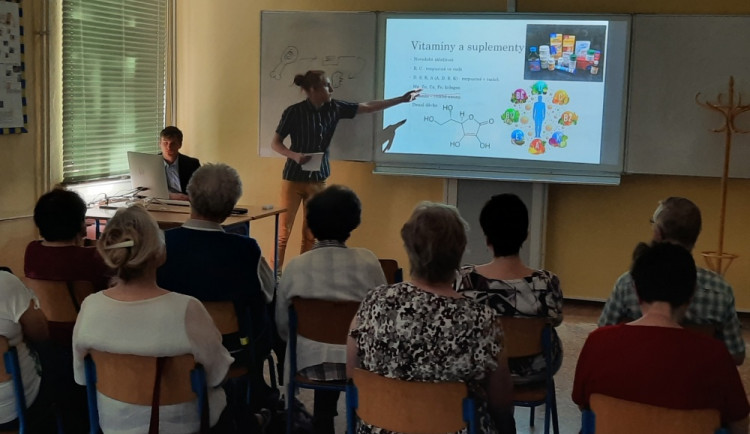 Univerzitu třetího věku čeká na poslední letošní přednáška. Měli jsme skvělé ohlasy, těší organizátory z gymnázia