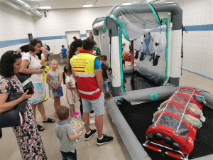 FOTO: Lidé v Jihlavě zažili den se záchranáři. Zkoušela se resuscitace a poprvé i simulátor vrtulníku