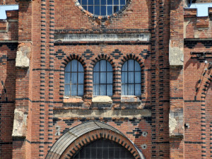 Dříve sklad německé armády, teď tržnice. Blýská se synagoze ve Velkém Meziříčí na lepší časy?