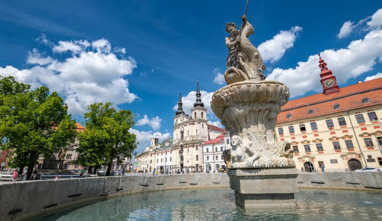 Ryby na horní kašně nechrlí vodu, doba opravy se zatím nedá určit