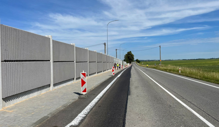 Protihluková stěna v Radostíně je hotová. Po I/38 už projedeme bez omezení