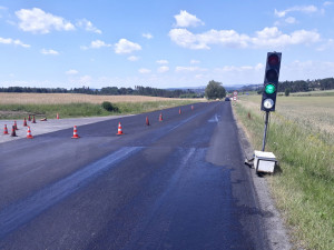 FOTO: U Vladislavi je položený nový mikrokoberec. Omezení pro řidiče tak brzy skončí