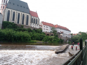 Fotografie z pátrací akce na Vltavě v Českém Krumlově. Foto: Policie ČR