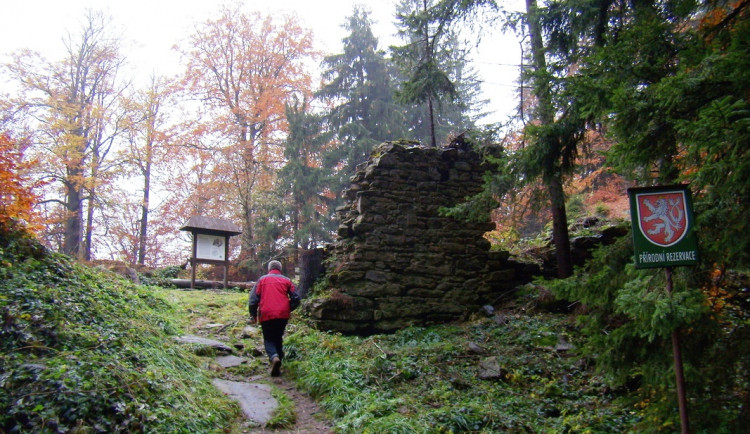 Tip na výlet: Zřícenina hradu Štamberk. Místo, kde mají templáři ukryté poklady