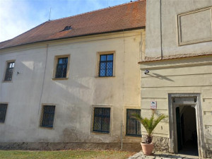 V zámku v Budkově od 50. let sídlí dětský domov. Teď dostane novou fasádu, okna a dveře