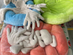 V klidu a bezpečí. Děti z Velkého Beranova věnovaly miminkům v jihlavské nemocnici tři nové pelíšky