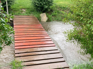 Zaplavená louka u domu Miroslava Poula v Pavlově na Pelhřimovsku