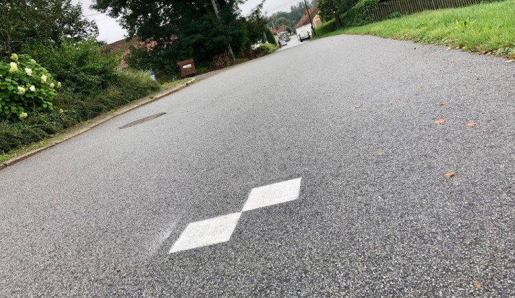 Značky na silnici III/0394