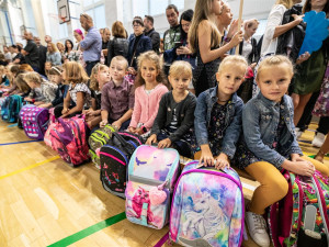 Den D pro 630 prvňáčků. Učitelům přeji, aby zažili normální školní rok, řekla primátorka Jihlavy Koubová