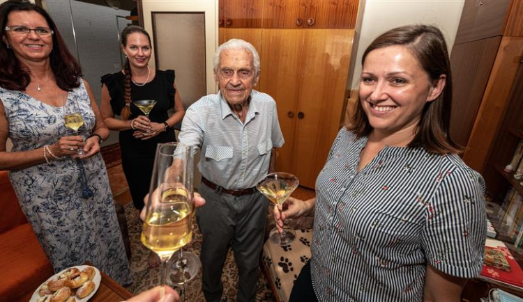 Stanislav Sládek s primátorkou Jihlavy Karolínou Koubovou (vpravo)