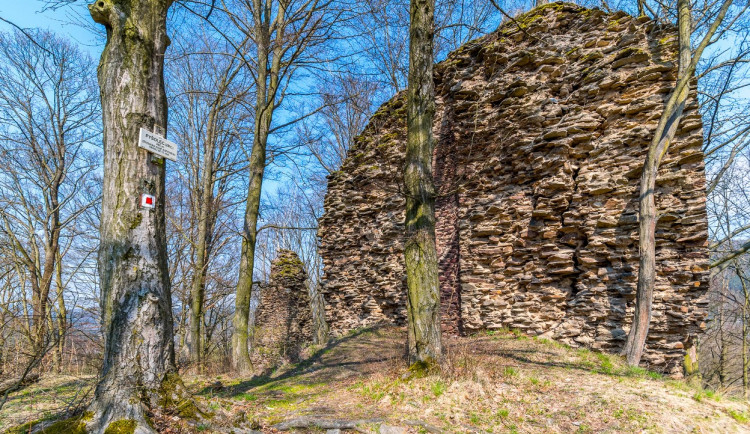 Tip na výlet: Zřícenina hradu Pyšolec. Ten se už v 15. století vzpomíná jako zbořený a pustý