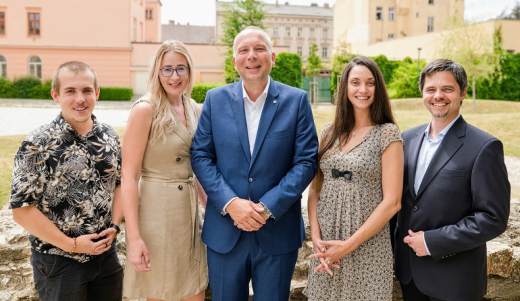 Jihlava se propadá a není pro mladé. Kdo přinese změnu?