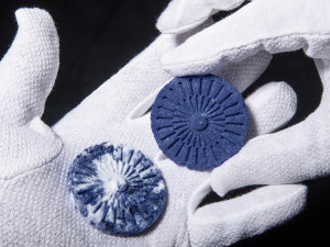 Vědci vytvořili skleněnou porézní plastelínu. Využití najde nejen v designu interiéru