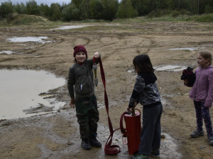 Z Ráje do zeleného pekla. Děti v Pístově zažily únikovou hru, střelnici i projížďku po tankodromu