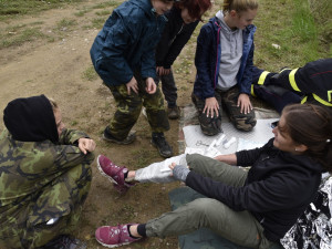 Z Ráje do zeleného pekla. Děti v Pístově zažily únikovou hru, střelnici i projížďku po tankodromu