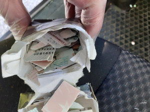 Gruzínec převážel přes Vysočinu sedm migrantů, hledal je i policejní pes. Celníci v autě našli rozstříhané pasy