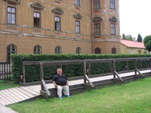 Rodáci z Vysočiny: Maly velký muž Jiří Krytinář. Vyučený hodinář a Mekota z Arabely také kandidoval do Senátu